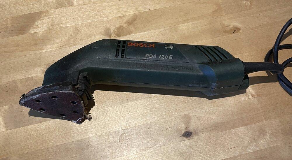 Petite ponceuse vibrante triangulaire