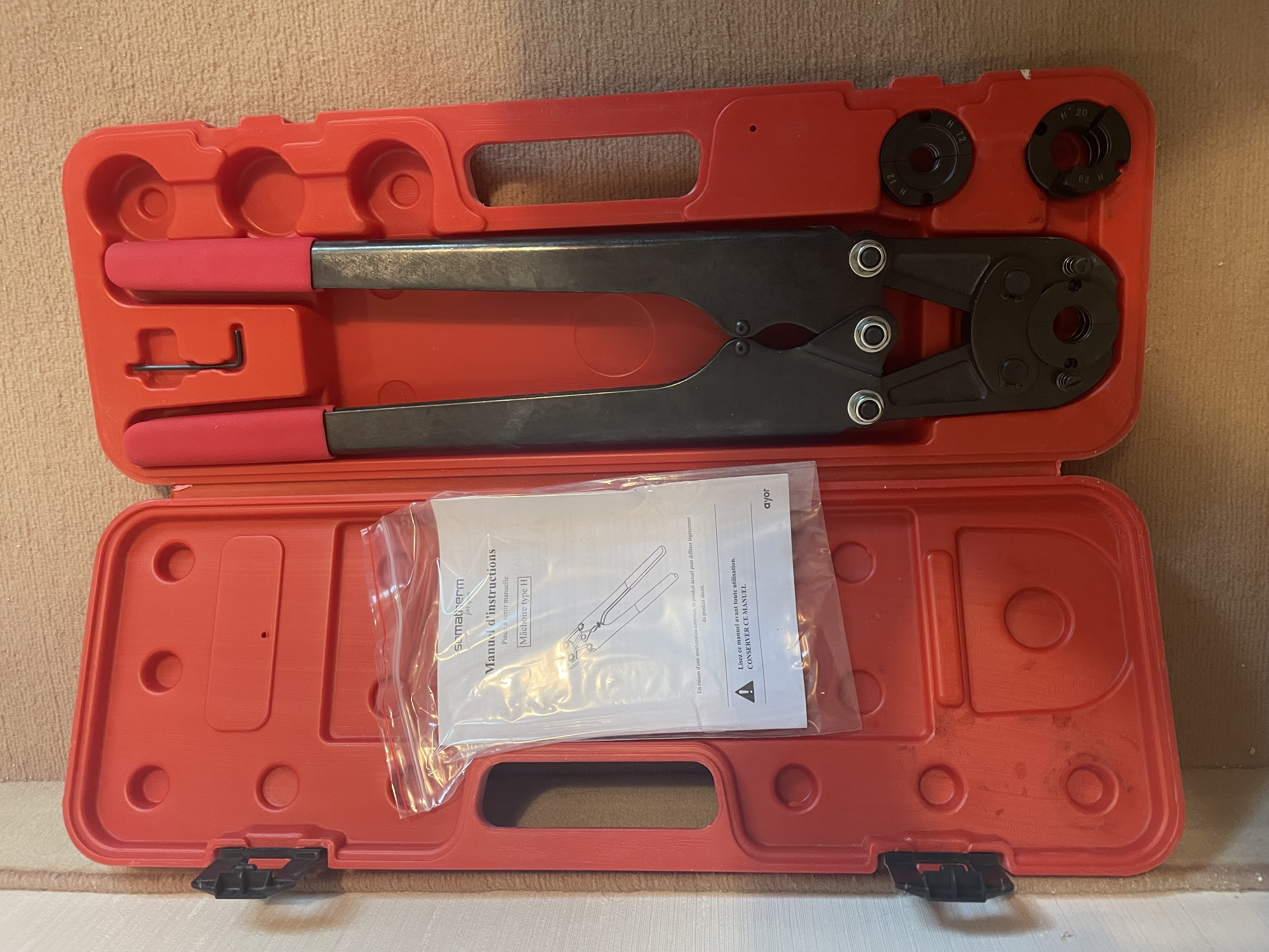 Pince à sertir multicouche