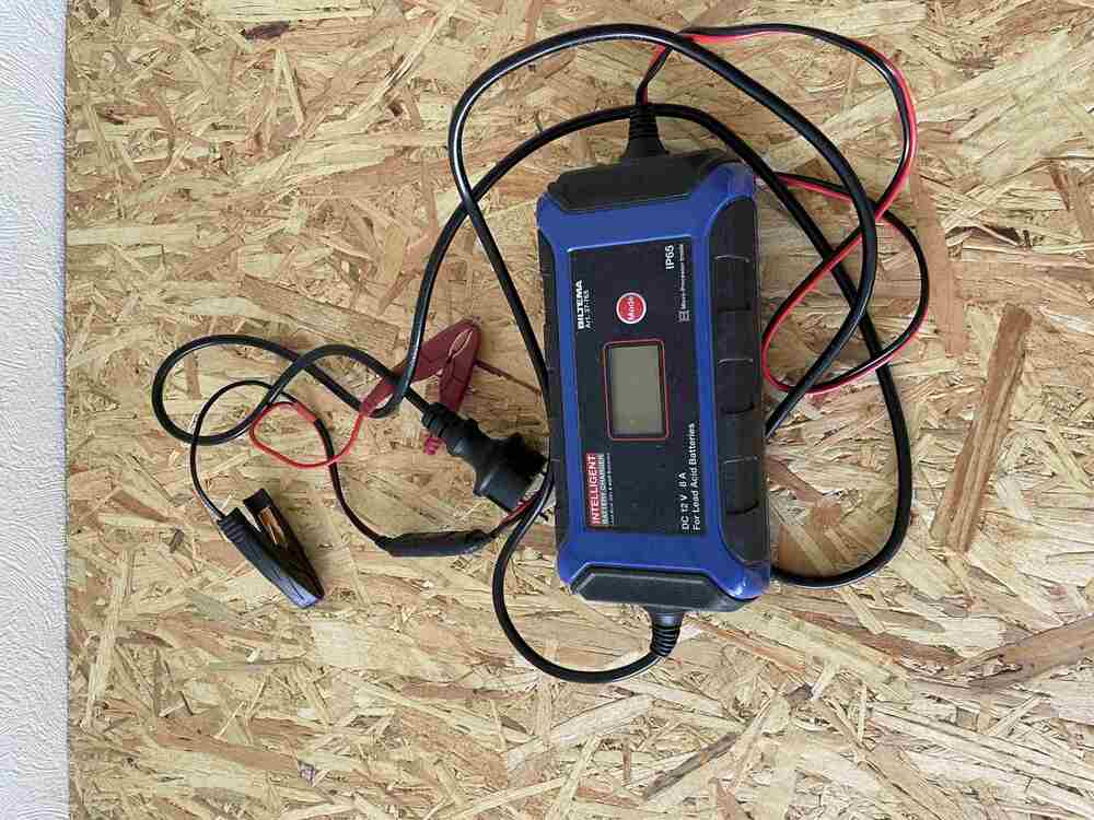 Chargeur de batterie de voiture